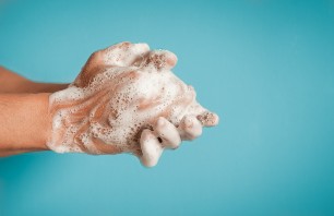 Bekijk de voorwaarden van De Jong Intra