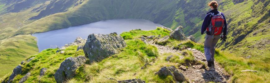Een vrouw in de Lake District