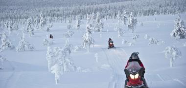 sneeuwscootersafari in Finland