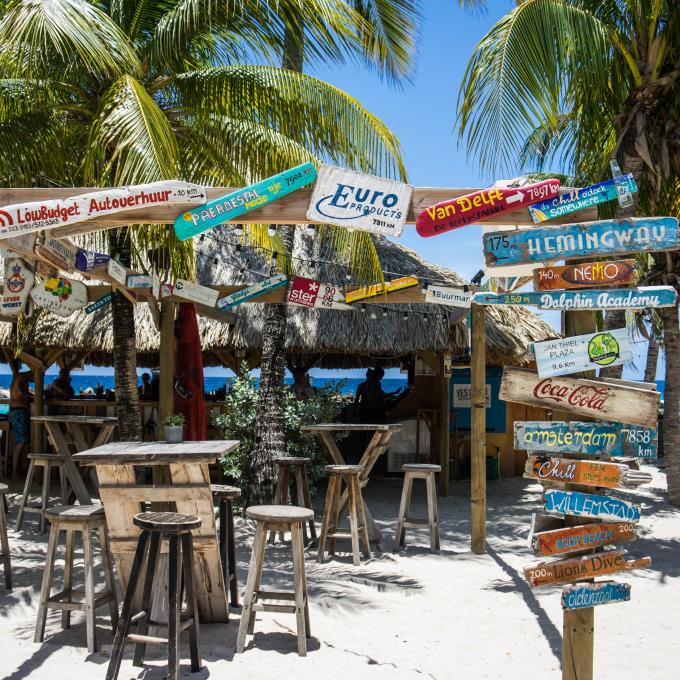 Een strandbar in Curaçao
